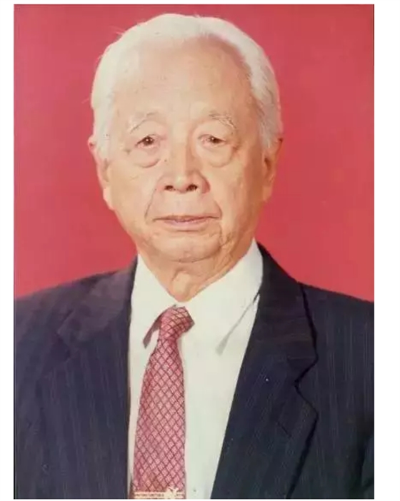 齒界鴻才&mdash;記中國(guó)百歲口腔醫(yī)師丁鴻才教授