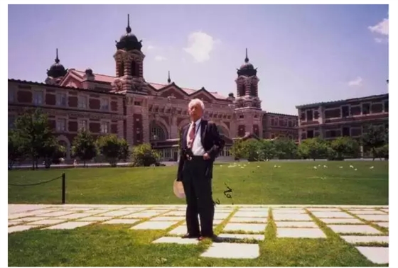 齒界鴻才&mdash;記中國(guó)百歲口腔醫(yī)師丁鴻才教授