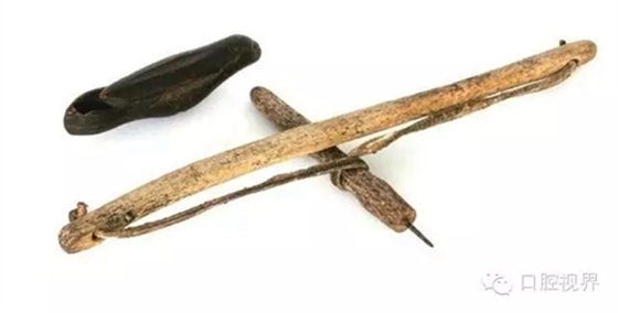 以前牙醫(yī)是怎樣虐待人們牙齒的？ 看完了就知道現(xiàn)在看牙多舒適了！