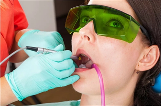 嘴巴里黑黑的好像長(zhǎng)了「痣」？你要當(dāng)心了