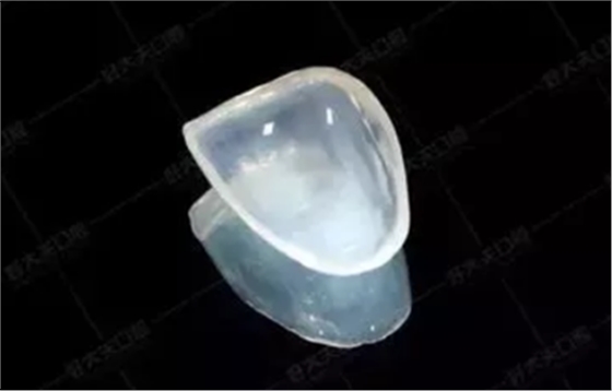 瓷貼面修復體最終顏色的影響因素 瓷貼面修復體最終顏色的影響因素