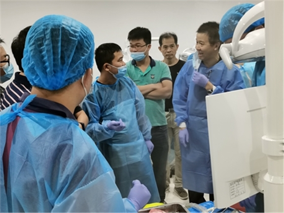 張東星老師南寧站微創(chuàng)拔牙實(shí)操課 宇森電動(dòng)馬達(dá)助力 張東星老師南寧站微創(chuàng)拔牙實(shí)操課 宇森電動(dòng)馬達(dá)助力