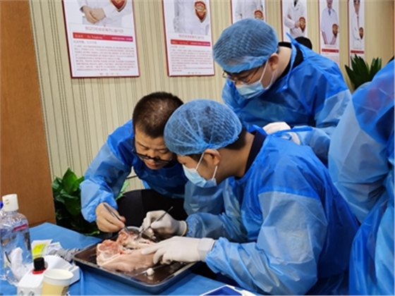 張東星老師北京微創(chuàng)拔牙課實操展示