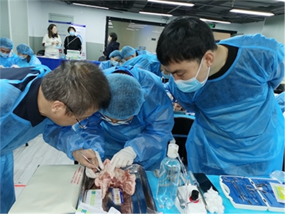 張東星老師上海微創(chuàng)拔牙實(shí)操風(fēng)采 張東星老師上海微創(chuàng)拔牙實(shí)操風(fēng)采