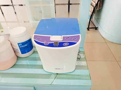 宇森藻酸鹽印模粉攪拌機(金明男口腔診所) 宇森藻酸鹽印模粉攪拌機(金明男口腔診所)