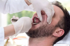 臨床工作中，總會有病人因聽信了謠言而延誤最佳治療時機，花了大錢還影響生活質(zhì)量。