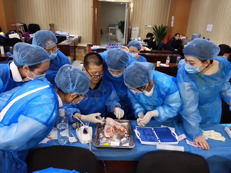 張東星老師北京微創(chuàng)拔牙課實(shí)操展示 張東星老師北京微創(chuàng)拔牙課實(shí)操展示