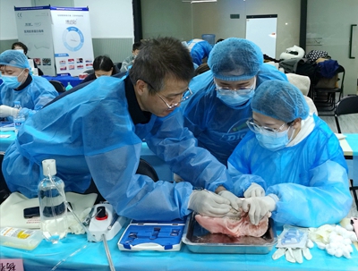 張東星老師上海微創(chuàng)拔牙實(shí)操風(fēng)采 張東星老師上海微創(chuàng)拔牙實(shí)操風(fēng)采